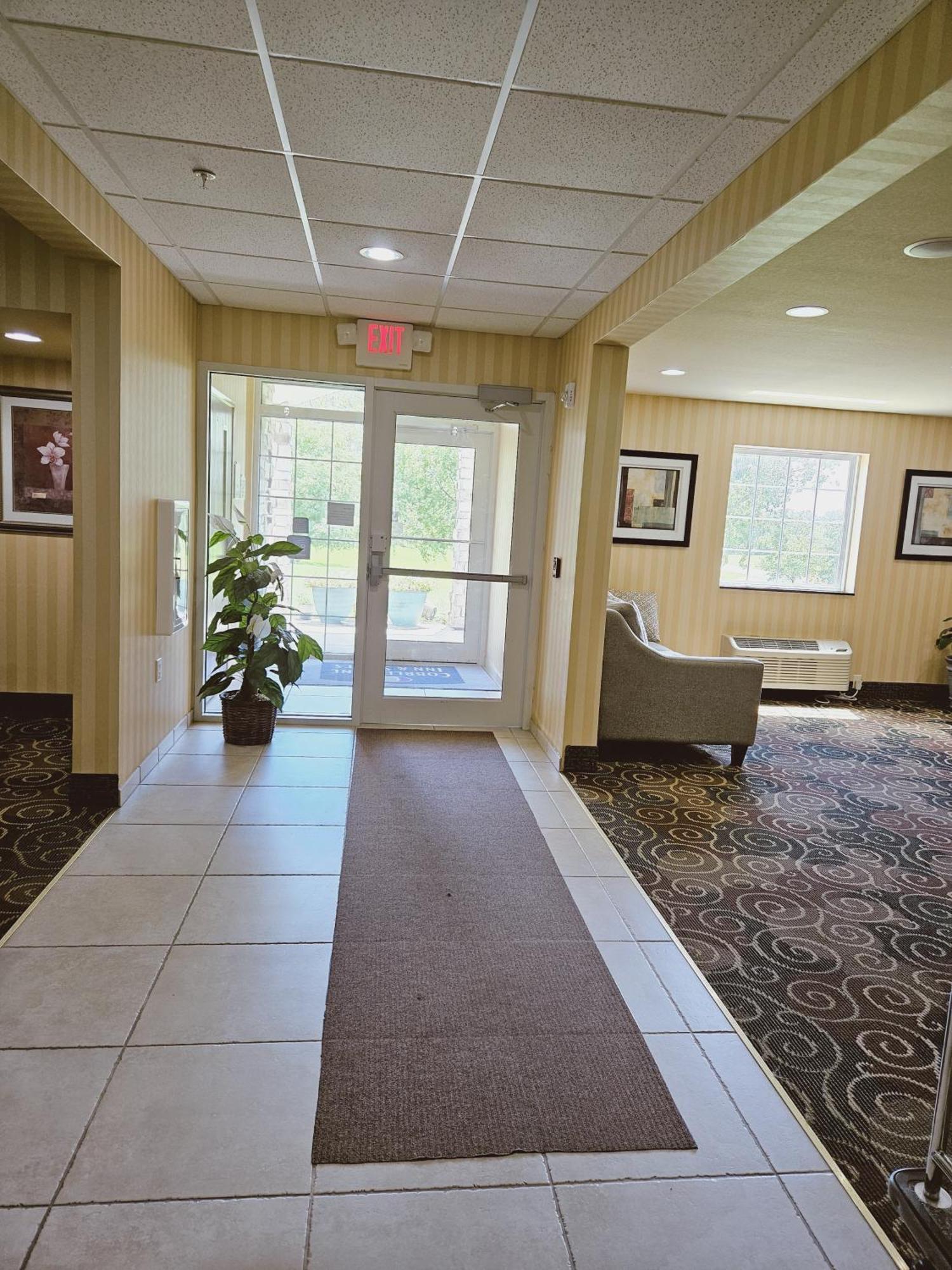 Cobblestone Inn & Suites - Bloomfield Exteriör bild