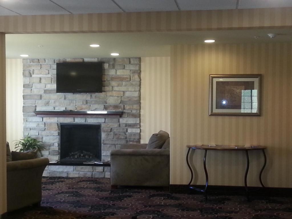 Cobblestone Inn & Suites - Bloomfield Exteriör bild