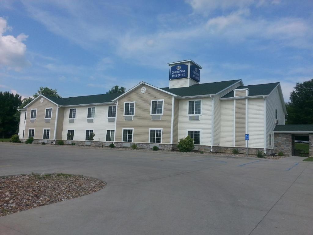 Cobblestone Inn & Suites - Bloomfield Exteriör bild