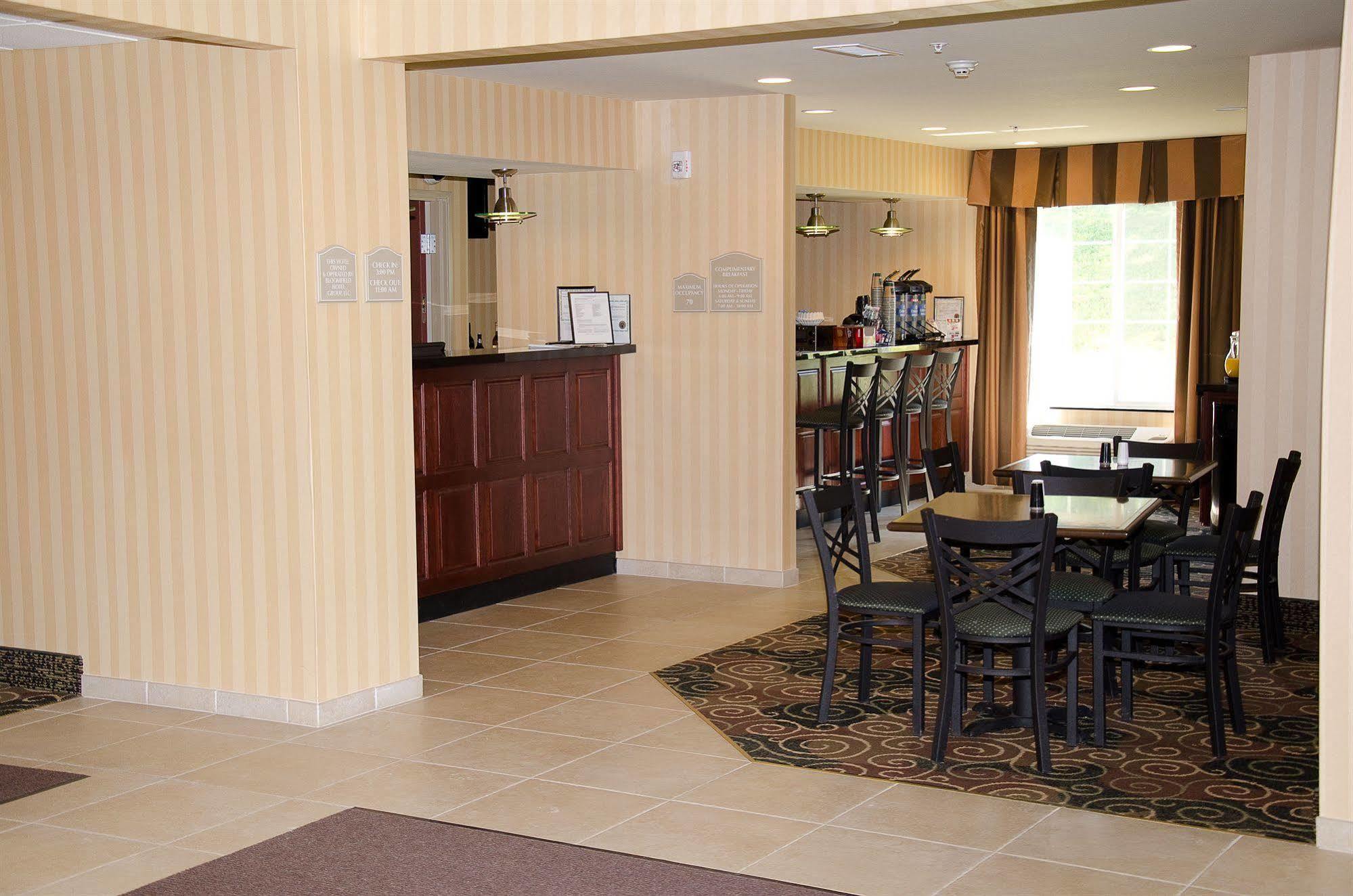 Cobblestone Inn & Suites - Bloomfield Exteriör bild