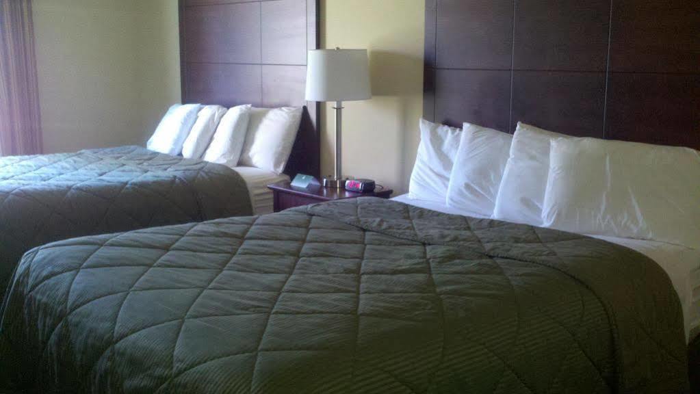 Cobblestone Inn & Suites - Bloomfield Exteriör bild