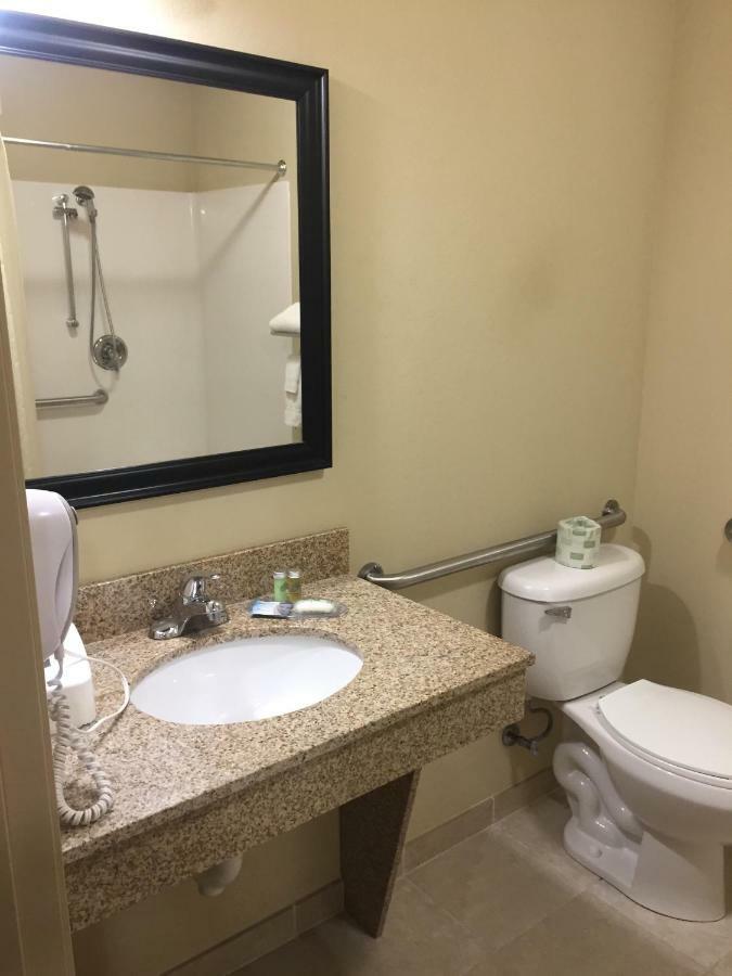 Cobblestone Inn & Suites - Bloomfield Exteriör bild